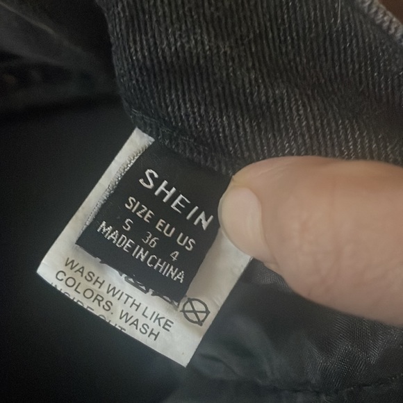 SheIn black size 4 straight cut jeans - Picture 2 of 2